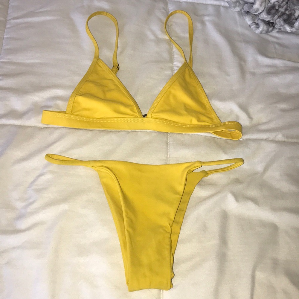 Yellow triangle bikini